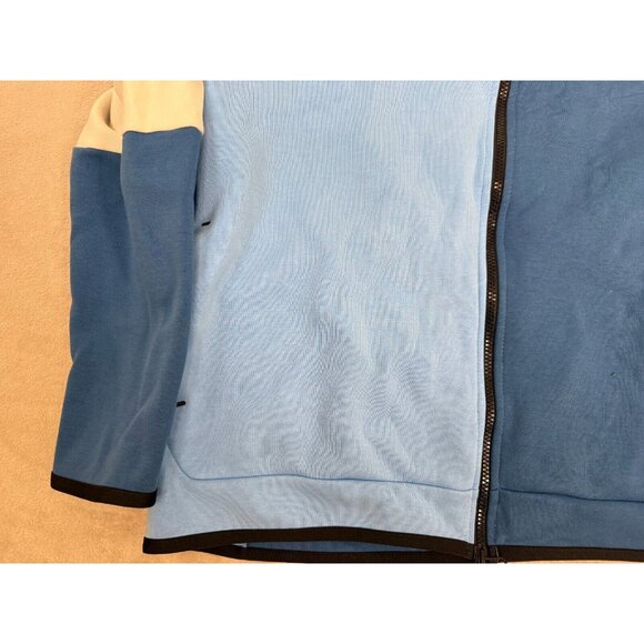 Nike Blue and White Performance Jacket - Picture 2 of 13